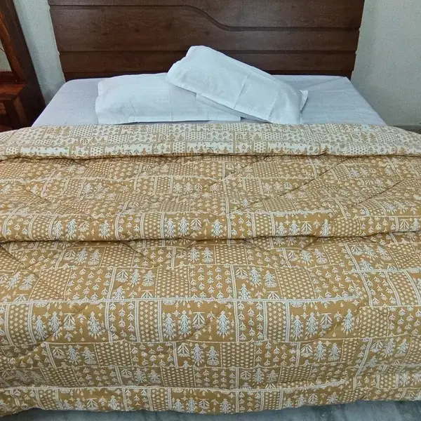 Yellow |Super Home Heavy GSM Cotton Comforter 90x100 – Perfect for Cold Winters, Pure Cotton Fabric